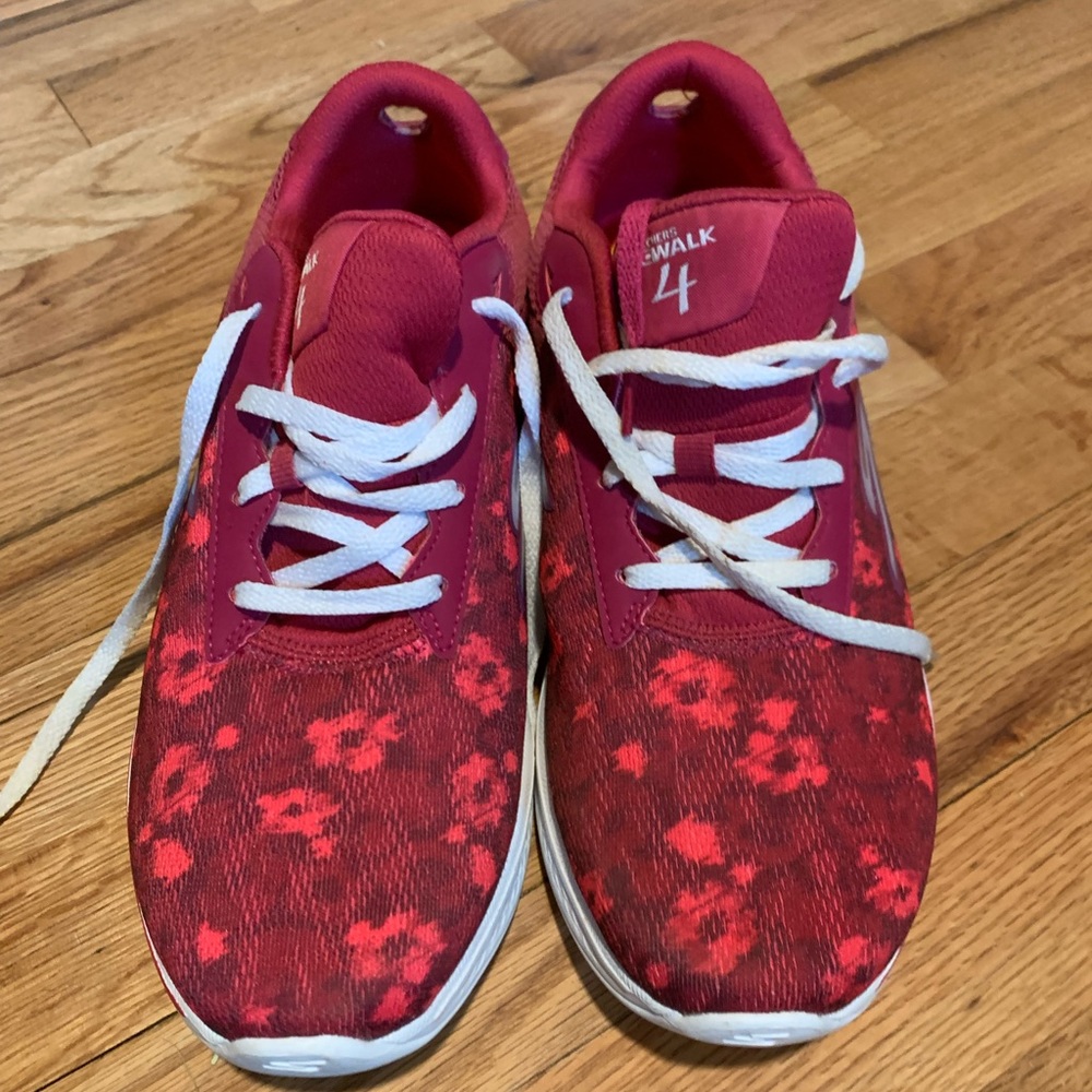 Sketchers shoes Cush soal size 10 would fit a 9.5